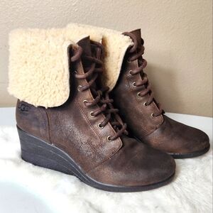 UGG Uptown Zea Brown Leather Shearling Wedge Boots-Size 9